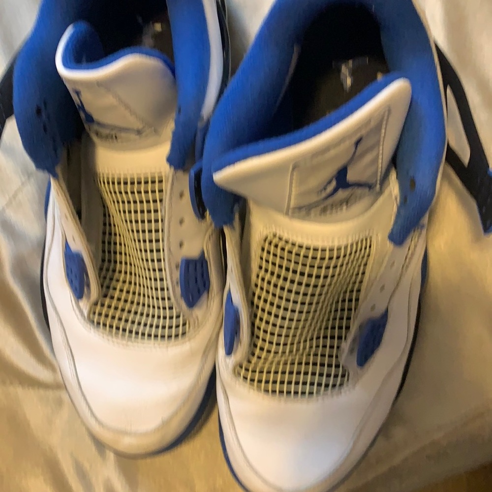 Jordan retro 4 7/10 10.5